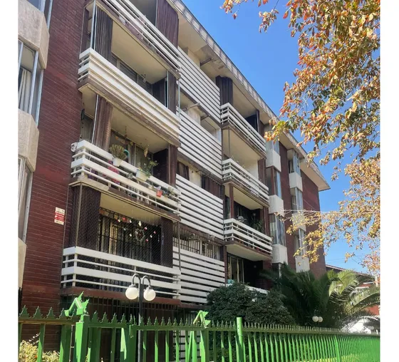 Arriendo Con Ggcc Incluido,a Pasos Plaza Ñuñoa