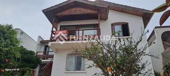 Casa En Venta De 4 Dorm. En La Serena