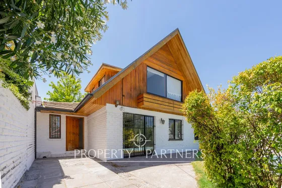 Excelente Casa Para Remodelar En Tranquilo Y Segur...