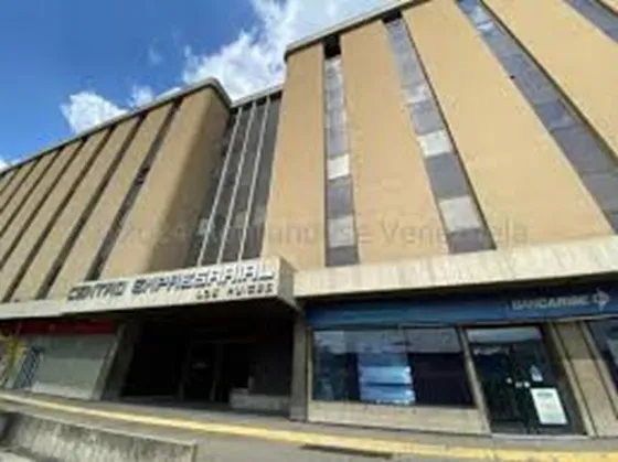 Alquilo Oficina De 180 Metros Lista Para Entrar En Torre Corporativa De La Zona