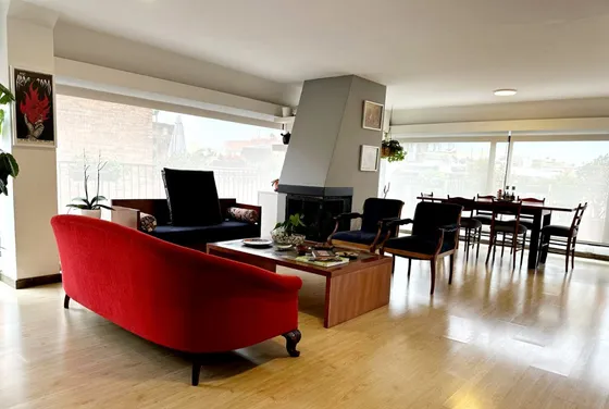 Apartamento Penthouse Dúplex/ Piso 6/ Santa Bárbara Central/ 233 M2 + 51 M2 De Terrazas/ 2 Parqueaderos/ 2 Depósitos
