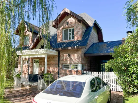 Casa En Venta En El Rocio Canning  