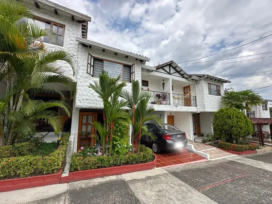 Casa En El Barrio Panorama En Villavicencio, Ubicada En Condominio.