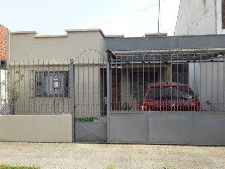 Casa En Quilmes Oeste Con Mucho Fondo Libre Casa En Quilmes Oeste Con Mucho Fondo Libre