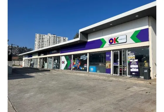 Recreo Local Strip Center