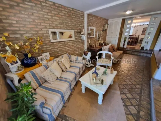 Milagros Inmuebles Casa Venta Barquisimeto Lara Zona Este La Rosaleda Economica Residencial Economico Código Inmobiliaria Rent-a-house  24-7560