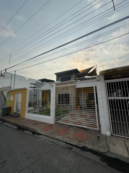  Venta De Hermosa Y Cómoda Casa, Ubicado En La Morita I, Urb.los Astros. 013jsc