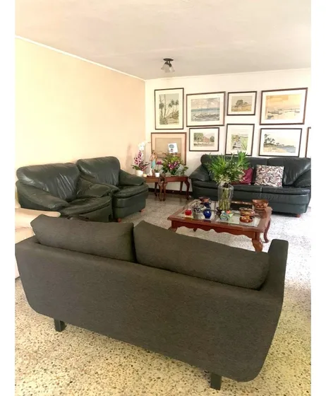 Casa Amplia Con Ubicación Estratégica En Belén Rosales 