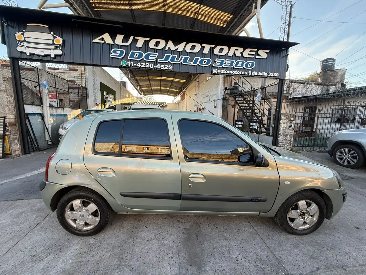 Renault Clio 1.6 Privilege516807400558448642