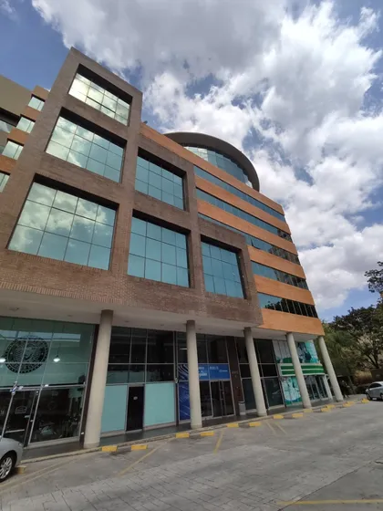 Venta De Oficina Amoblada En El Cc Trigaleña Plaza. Inmobiliaria Maggi 2075