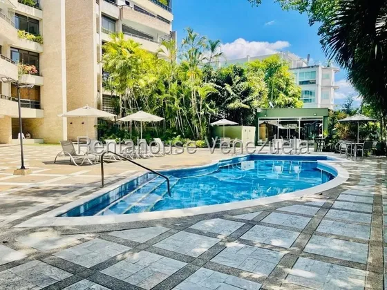 Ip Alquilo Apartamento En La Castellana Posee Bellas Áreas Sociales Y Excelente Distribución 27-2402 Yf