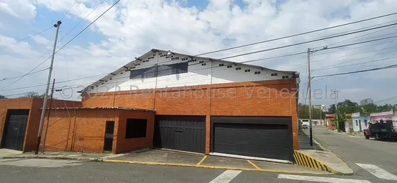 Julian Rentahouse Alquila Galpon Para Taller De Latoneria Y Pintura En Zona Centro Barquisimeto Cod 25-4353