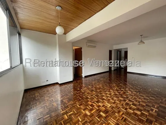 Apartamento En Alquiler En Prados Del Este  25-24050 K.f