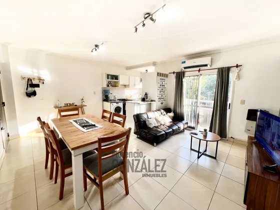 Venta Depto 2 Amb Con Cochera En Villa Luzuriaga 