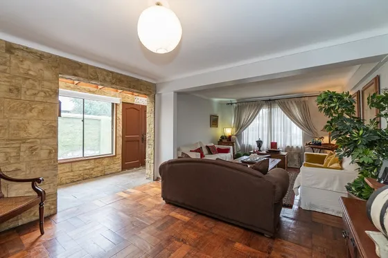 Seis Dormitorios Barrio Residencial José Luis Aguilar Provid