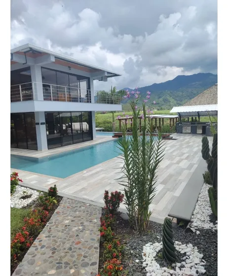 Espectacular Hotel En Venta En Combia,oportunidad De Negocio