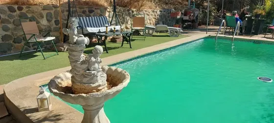 Encantadora Casa De Madera. Con Piscina!