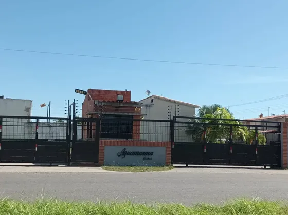 Townhouse En Venta En Aguamarina Ciudad Alianza Guacara L.v 