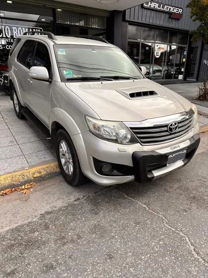 Toyota Hilux Sw4 3.0 Srv Cuero I 171cv 4x4