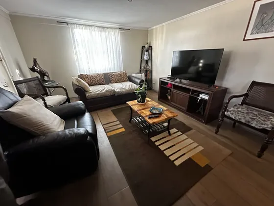 Casa De 4 Dormitorios En Pasaje Cerrado En La Reina