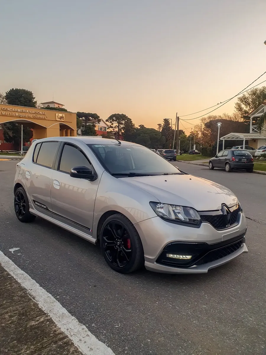 Renault Sandero 2.0 Rs 145cv