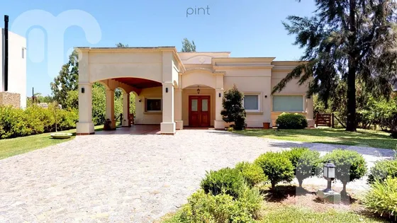 Venta Casa De 3 Dormitorios En Miralagos