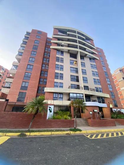 Venta De Exclusivo Apto En Cr Villa Verde, Puerto Ordaz