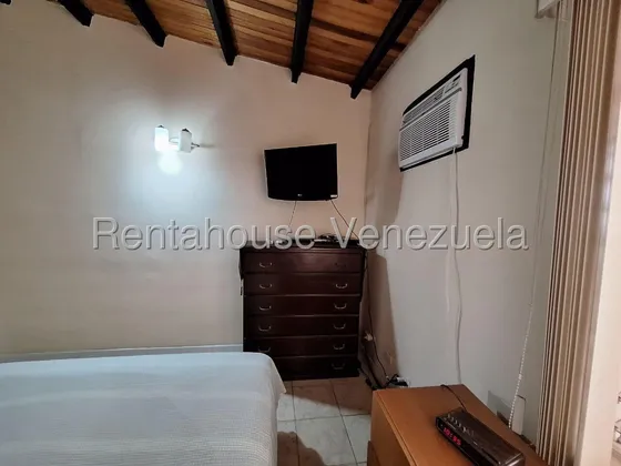 Acogedora Y Amplia Casa En Venta En La Ribereña, Urb Roca Nostra Cabudare Gabirela C