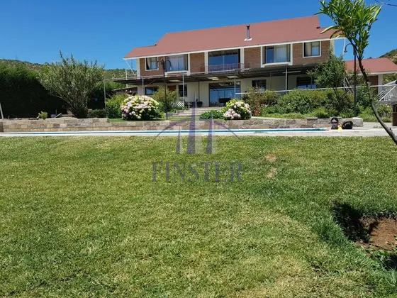 Exclusiva Casa De 470 Mt2 En 5600 Mt2 Condominio Melipilla