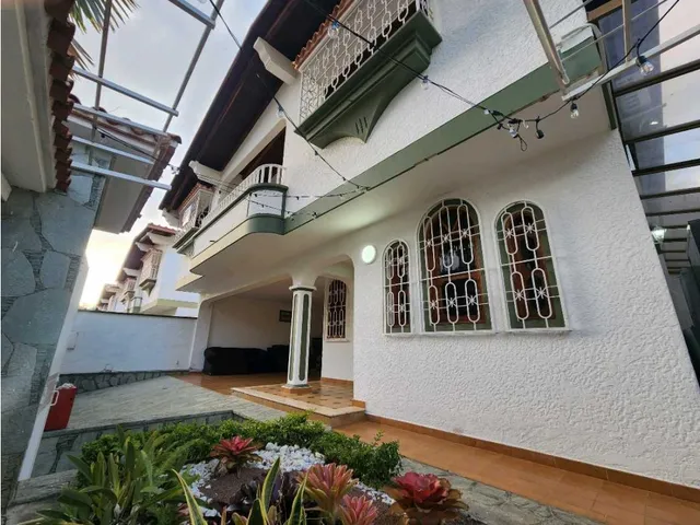 Vendo Casa En Calle Cerrada 300m2 Macaracuay