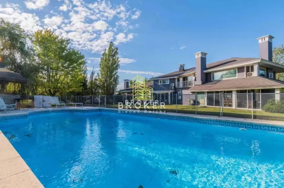 Venta Casa 5 Dormitorios En La Tahona 