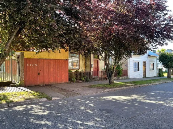Casa En Arriendo De 6 Dorm. En Valdivia