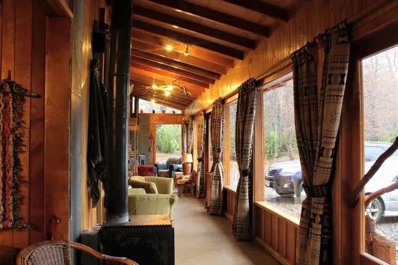 Hotel 4 Estrellas En El Sur De Chile, A 90 Km De Villa Pehuenia, Predio De 10 Hectáreas
