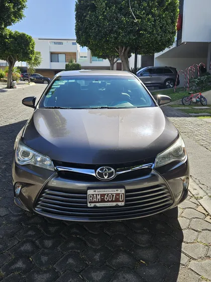 Toyota Camry 2.5 Le At