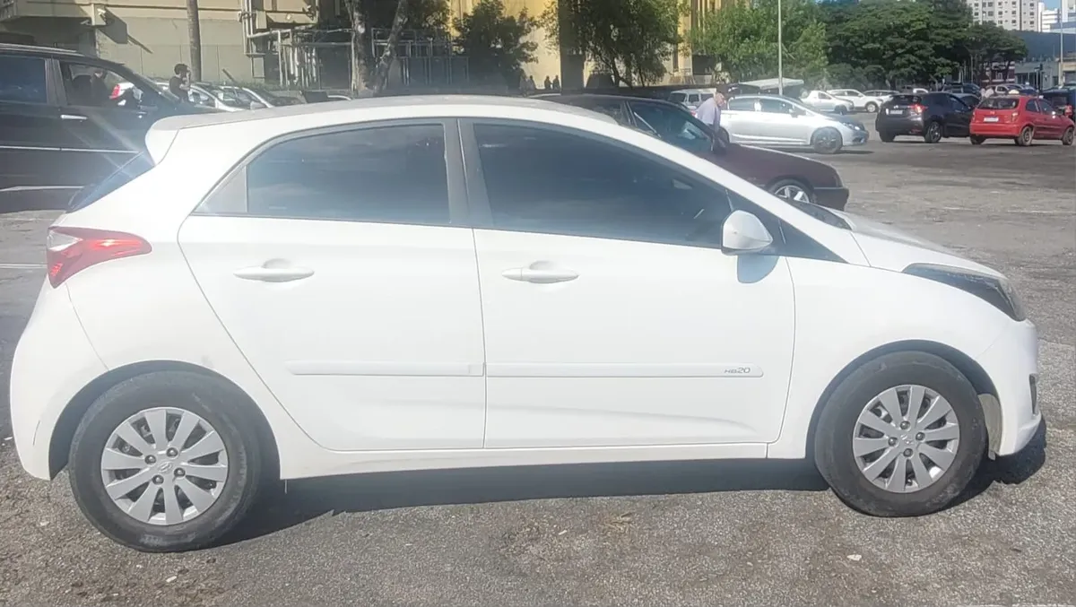 Hyundai Hb20 2014 1.6 Comfort Plus Flex 5p — foto 5