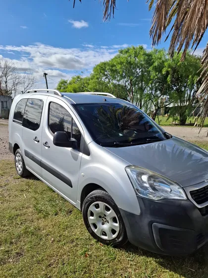 Peugeot Partner Minibus