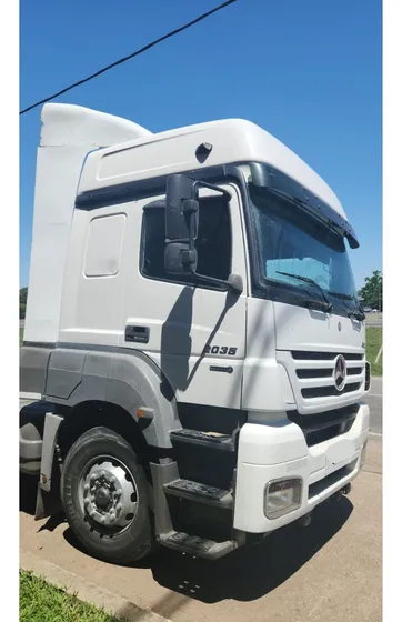 Mercedes Benz 2035/año 2015