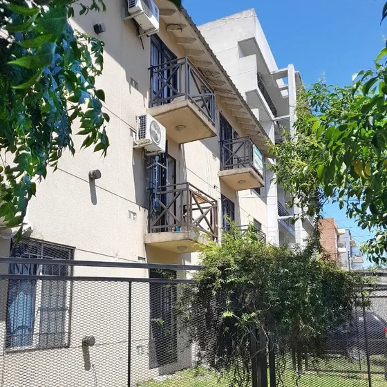 2 Amb. Con Cochera En Castelar Norte Centro