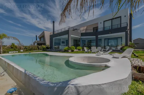 Casa En Muelles -mb- Excelente Ubicación