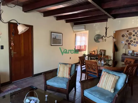 Venta De Casa, Pando, 3 Dormitorios, A Pocas Cuadras Del Centro De Pando. Excelente Estado