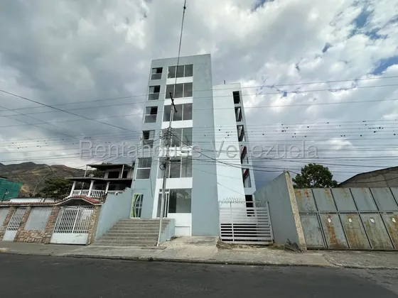 Oficina En Obra Gris En Venta En El Limón En Maracay 26-13306 Irrr