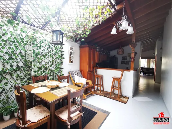 Casa En Venta En Medellín - La America