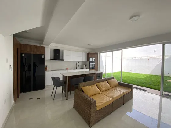 Townhouse Guataparo Conj. Residencial Villa Lago. L.m