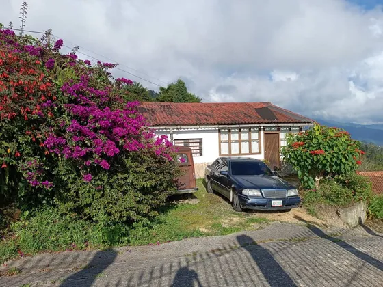 Casa En Venta La Colonia Tovar  Los Pinos