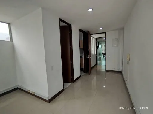 Oficinas En Arriendo Poblado 643-8292150