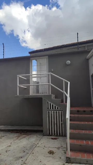 Prados Del Este United Brokers Br Alquila Bello Y Comodo Anexo  100 M2 Sin Muebles