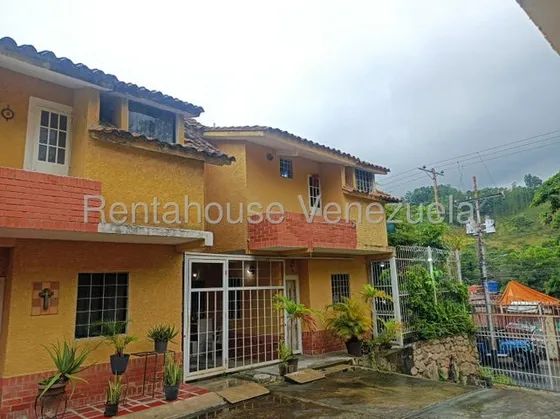 Townhouse En Venta La Entrada Naguanagua Carabobo Leida Falcon Lf25-10392