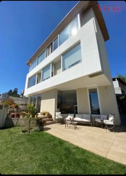 Casa En Venta De 3 Dorm. En Viña Del Mar