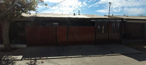 Casa En Venta De 3 Dorm. En Maipú