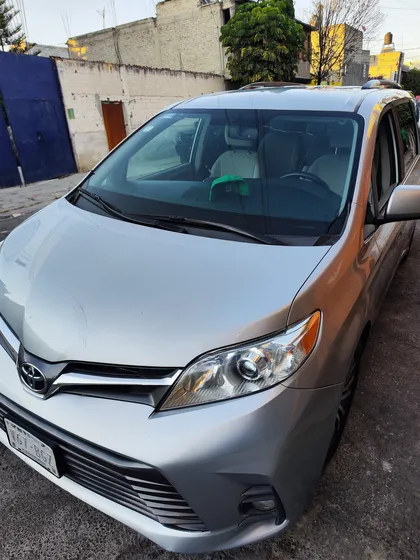Toyota Sienna 3.5 Xle At